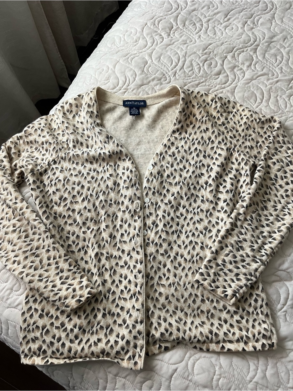 Vintage Ann Taylor Wool Angora Hair Blend Beige & Black Printed Cardigan Size M